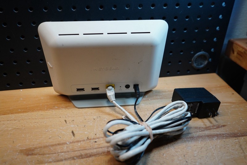 (F) NETGEAR Arlo VMB3000 Base Station w/ Power Adapter gallery