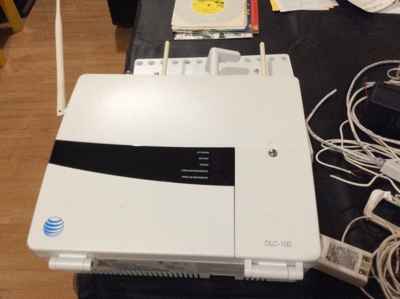 At&t Digital Life System Home Security Alarm DLC-100 keypad and controller gallery