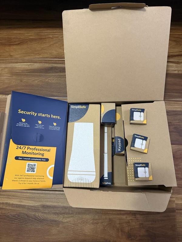 SimpliSafe Smart Home Security System (7-Piece Kit) – Base Station, Keypad