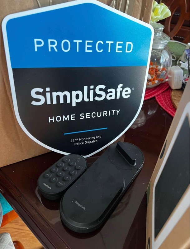 Complete Simplisafe Home Security System NEW & Used (read) gallery