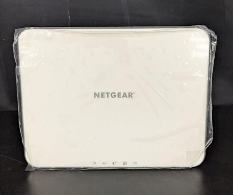 Netgear Arlo 2 HD Camera Security System Base Mount Batteries Open Box New gallery