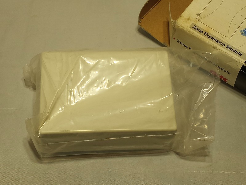 S&K S3201 Wired Zone Expansion Module gallery