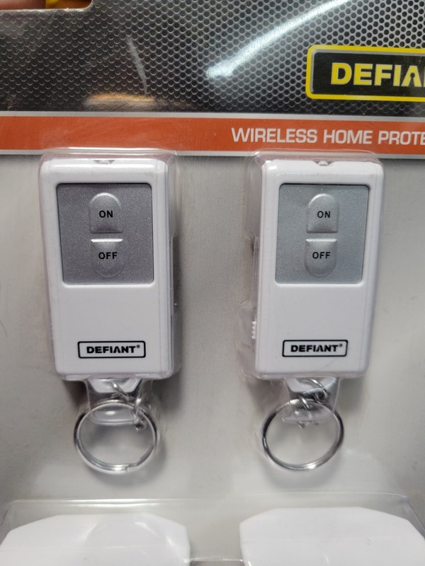 (1) New Defiant Wireless Home Protection System: 4 Window/door, 2 Motion, 2 Glas gallery