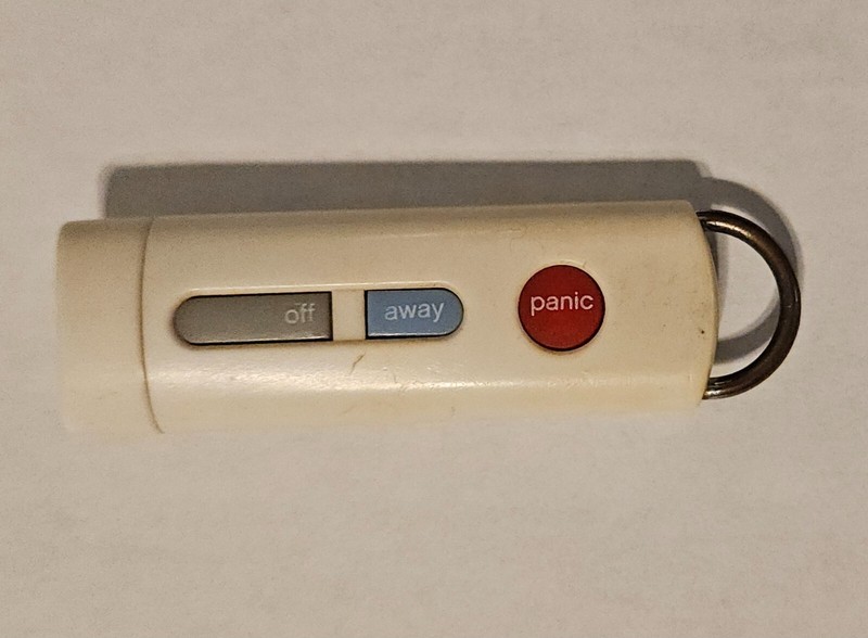 SimpliSafe Security System Keychain Remote Fob Gen 1 – USB