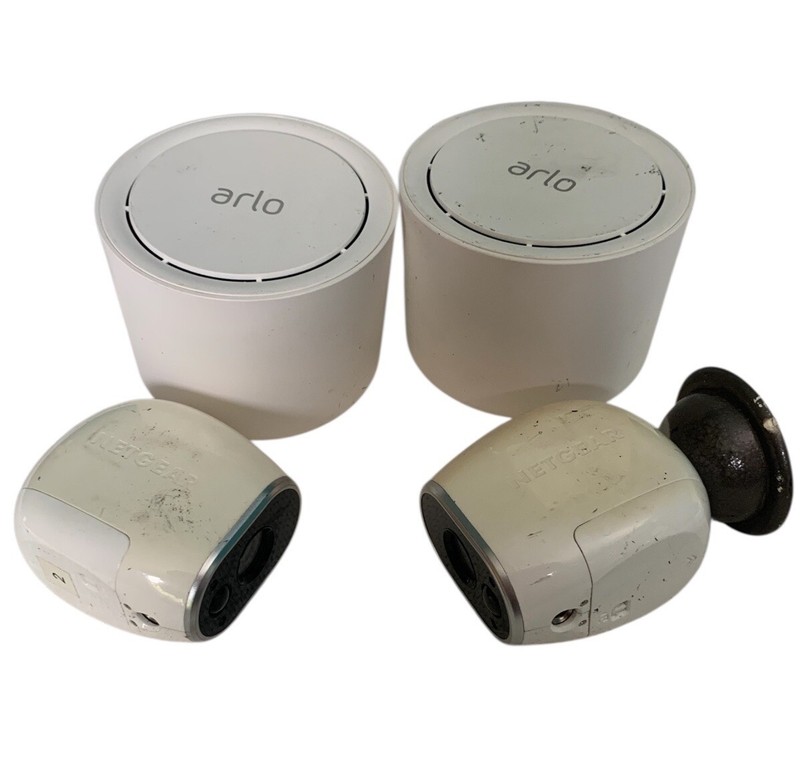 LOT OF 4 (2) Netgear Arlo VMC3030 (2) Netgear VMB3500 Base Station PARTS ONLY
