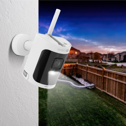 Longer charge 4K Wireless Security Kit with 3 x Wire-Free Cameras & NVR Tower gallery