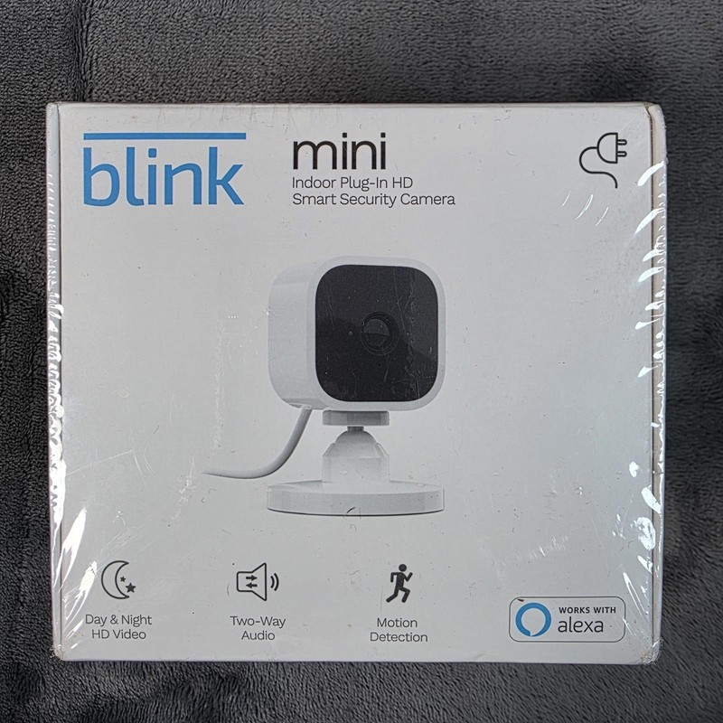 Blink Mini Indoor Plug-In Live HD Smart Surveillance Camera BCM00300U NEW!