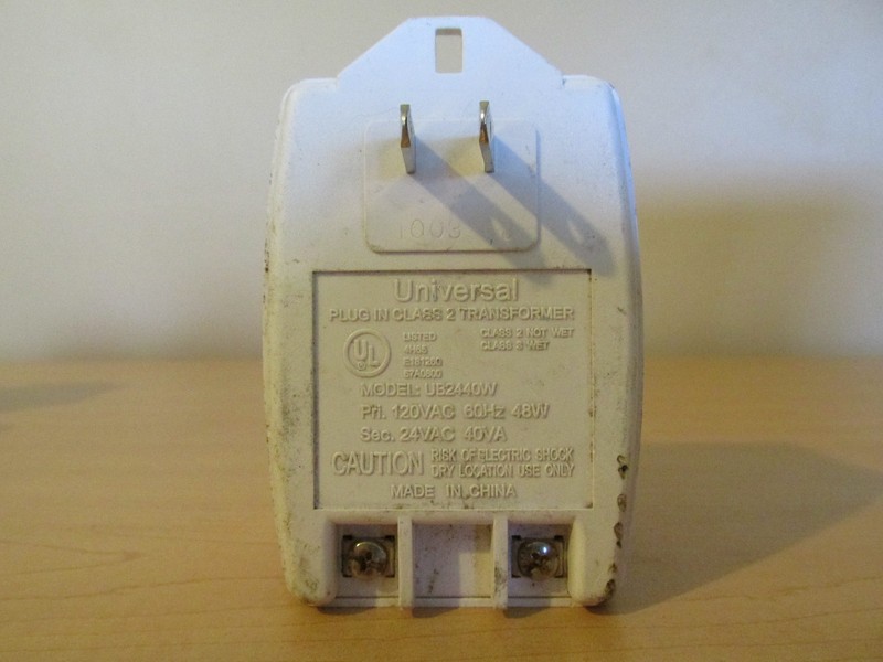 UNIVERSAL POWER UB2440RES PLUG-IN TRANSFORMER UB-244OW *USED*