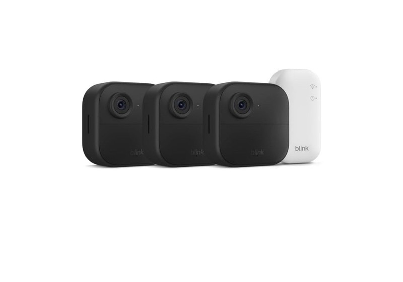 Blink Outdoor 4 Wireless Smart Security Camera, 2 Yrs Battery, 3 Cameras, Newest
