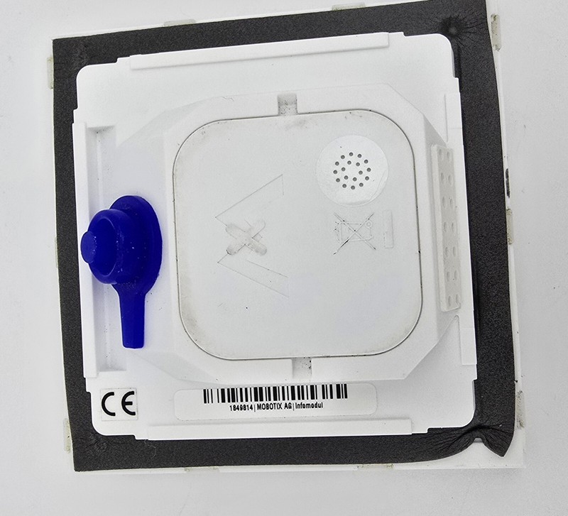Mobotix MX-2wirePlus-Info1-EXT-PW Info Module Mx2wire+ With LEDs - White gallery