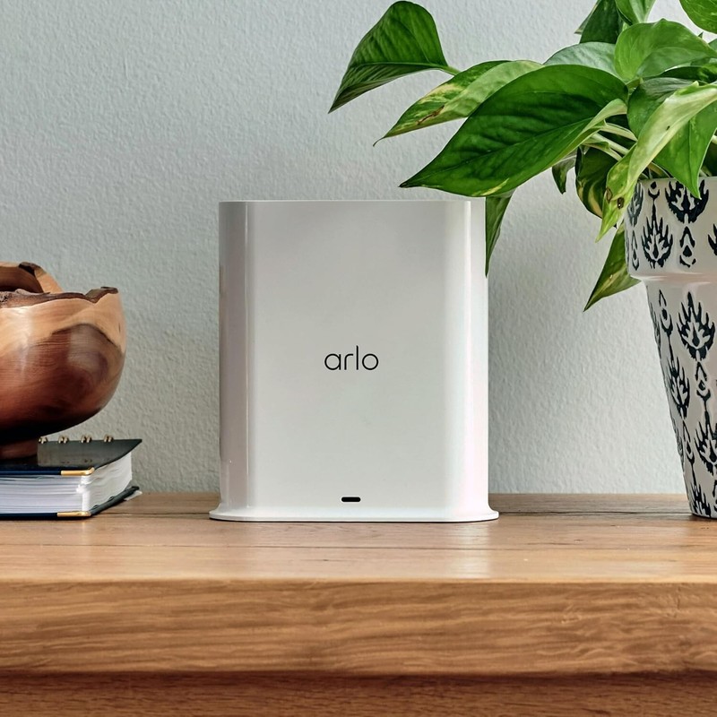 Arlo Pro SmartHub Connects Arlo Cameras to Wi-Fi Excellent Used in Box