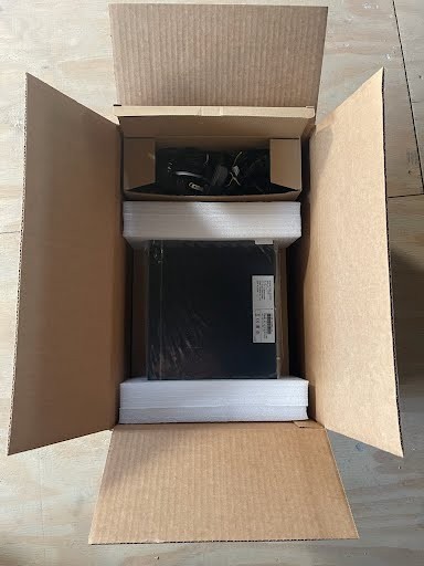 Samsung Wisenet SNK-B73040 (1TB NVR + 4 SNC-79440 Cameras) - Brown Box gallery