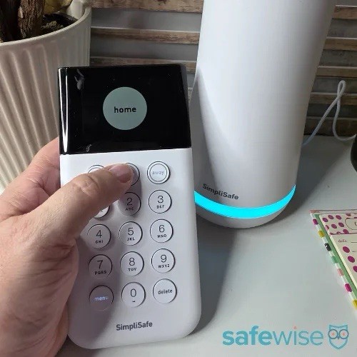 SimpliSafe Home Security System Wireless Keypad SSKP3 & SSBS3 Working System gallery