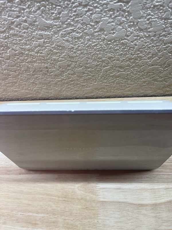 Netgear Arlo Security Base Station VMB3000 w/ Power Adapter - No Cameras gallery