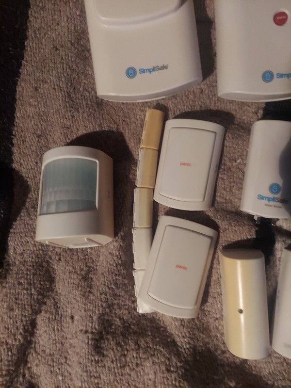 SimpliSafe Home Security System Ton Of Parts gallery