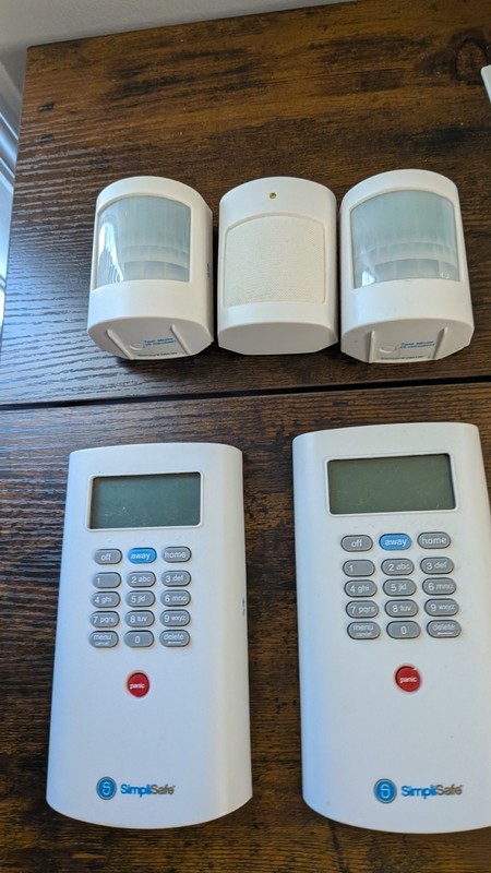 SimpliSafe Security System - HUGE Set w/ Extras, Original. gallery