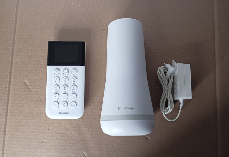 SimpliSafe SSBS3 WiFi Base Station & SSKP3 Wireless Keypad