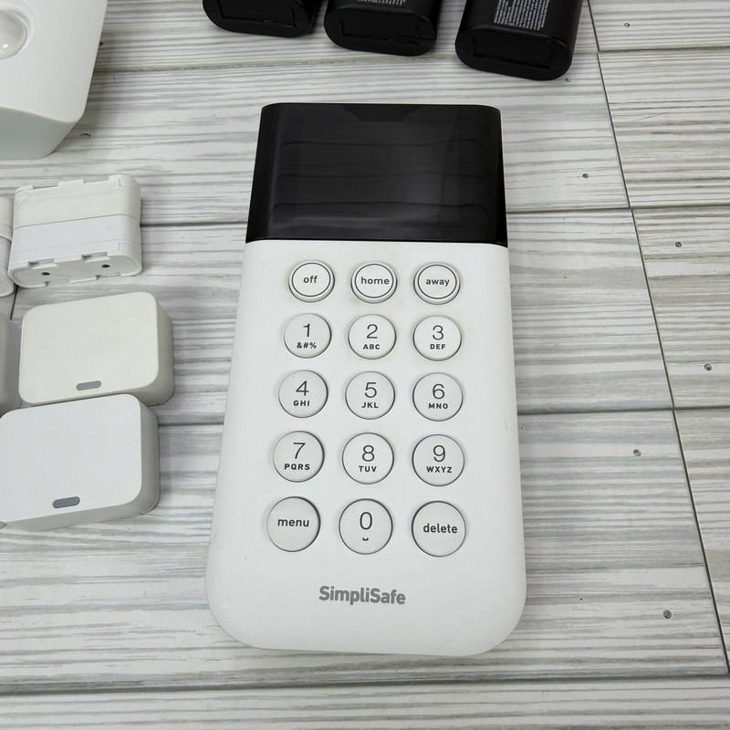 SimpliSafe Home Security System 3 Wireless Outdoor 1 Indoor Cameras 16 Pc BUNDLE gallery