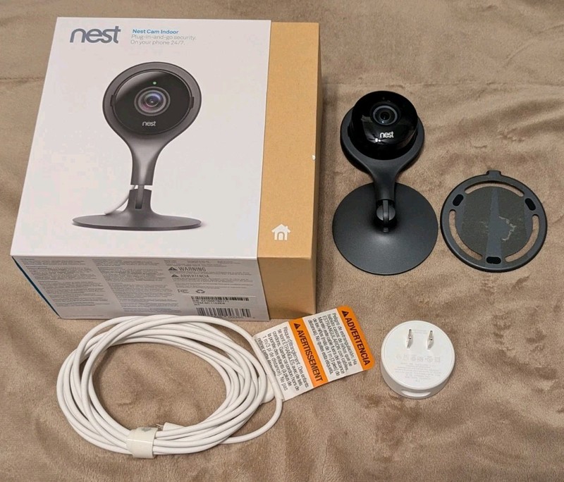 Google Nest Cam Indoor Security Camera (NC1102ES) – Fully functional orig box