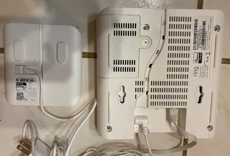 Ring Alarm Base Station US 4HB1U9-0EN0 w/ Keypad 5AT2S7 2nd Generation gallery
