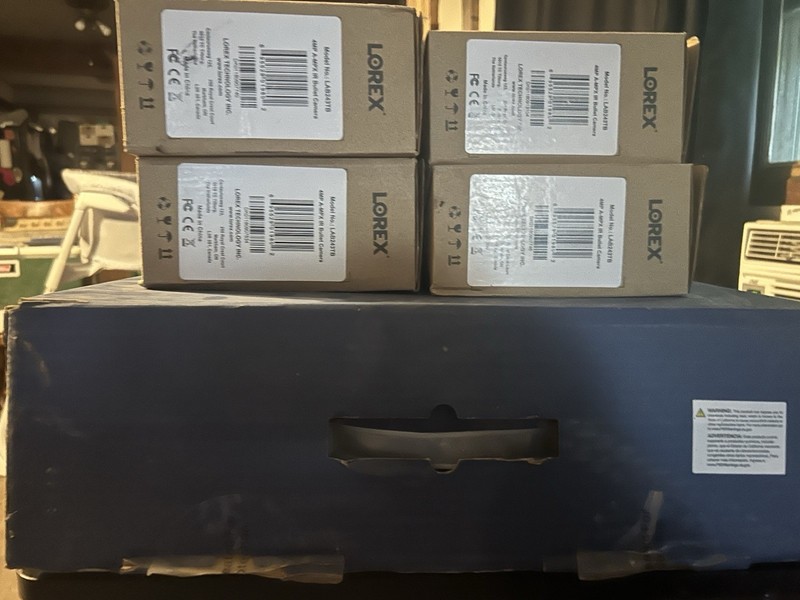 Lorex DV9081 4K 8ch Wired BNC DVR System w/ 4 LAB243TB Night Vision Cameras