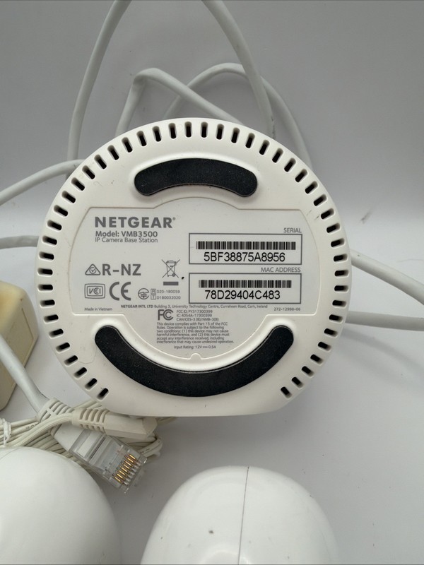 Arlo/Netgear VMB3500 Hub/Base Station & 3x VMC3030 Wireless HD Cameras W/Mounts gallery