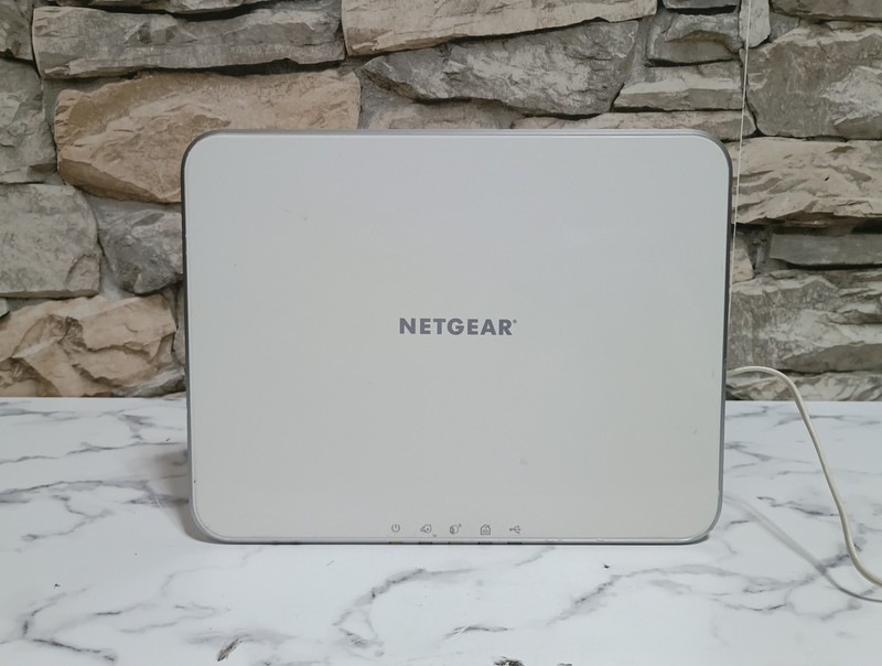 NETGEAR VMB3000 Arlo Base Station with Power Adapter