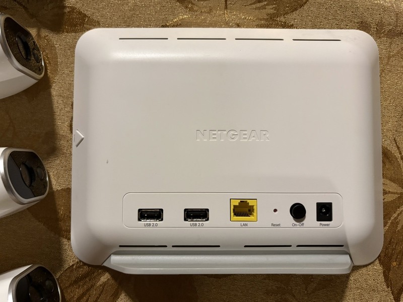 NETGEAR Base Station VMB3000 Security Hub with 3 Arlo Cameras VMC3030 gallery
