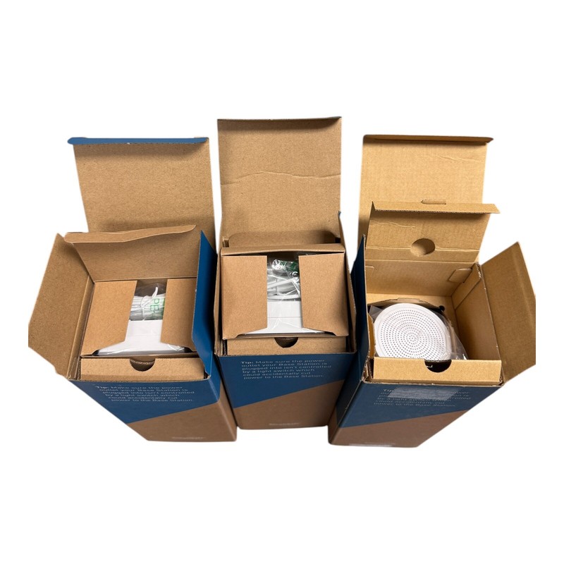 SimpliSafe Home Security Base Station GEN3 BS3W Lot of 3. Missing one charger. gallery