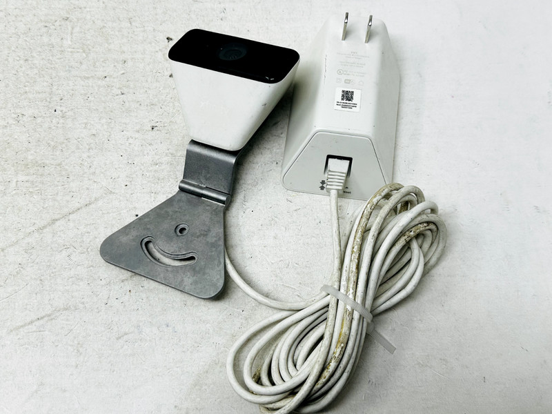 Xfinity Home Security Control Panel XH1-TC w/ Three XCAM Cameras & XW3 Adapters gallery