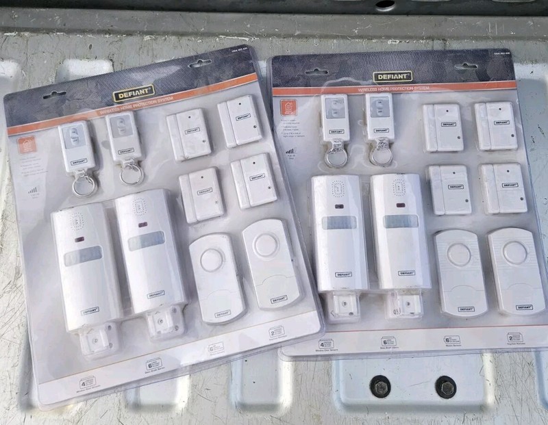 Lot of 2 Defiant Wireless Home Security Protection System Complete 4 Door/window