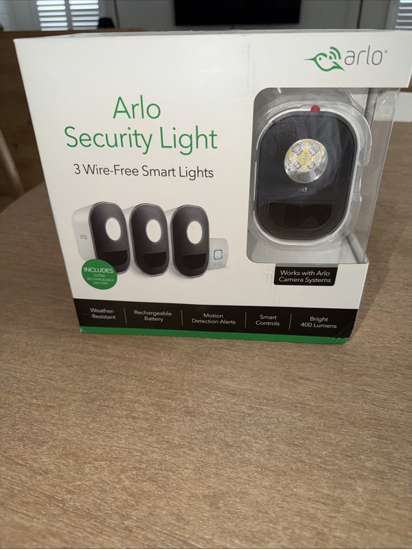 Arlo Security Light System with 3 Wire-Free Smart Lights (ALS1103)