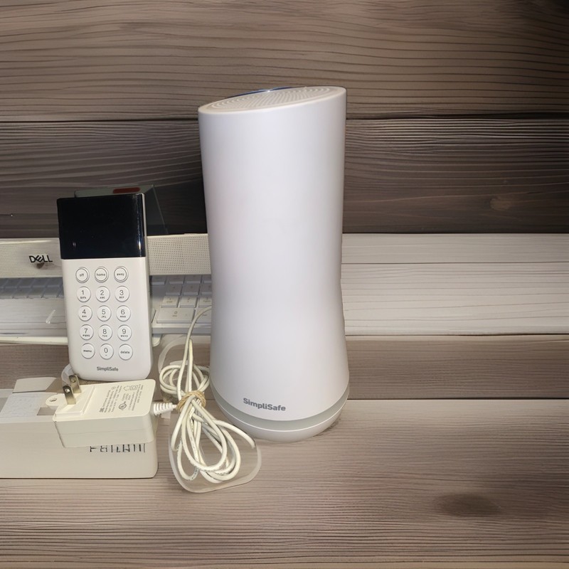 SimpliSafe Home Security Kit HSK111 – White/Black READ