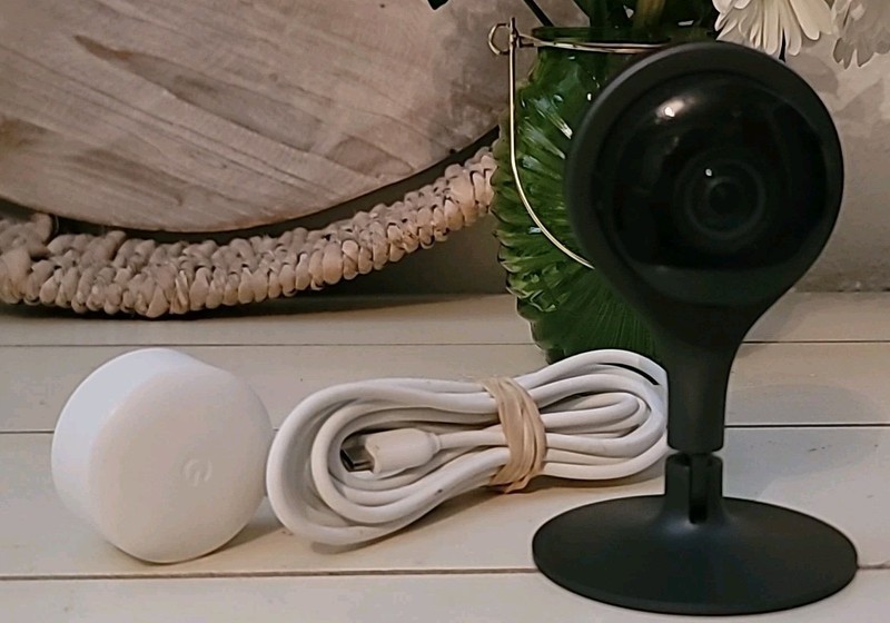 1 NEST Cam Indoor Smart Security Camera (1 Single Camera) Model NC1104US