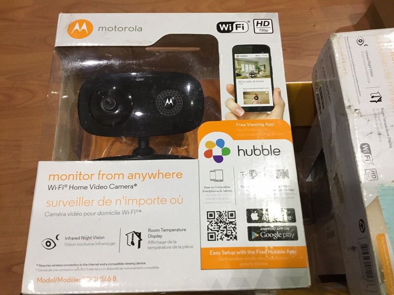 Motorola Focus66 Wifi HD Home Baby Monitoring Security Camera with Hubble (Mint)