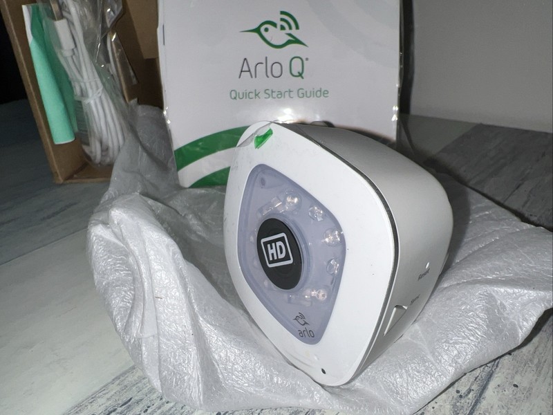 Arlo Q VMC3040 1080p HD Wireless Security Camera w/Speaker & Microphone gallery