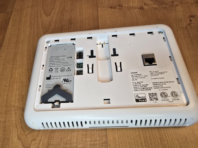 Vivint Smart Hub control panel (PN: VS-SH2000-000) touchscreen gallery
