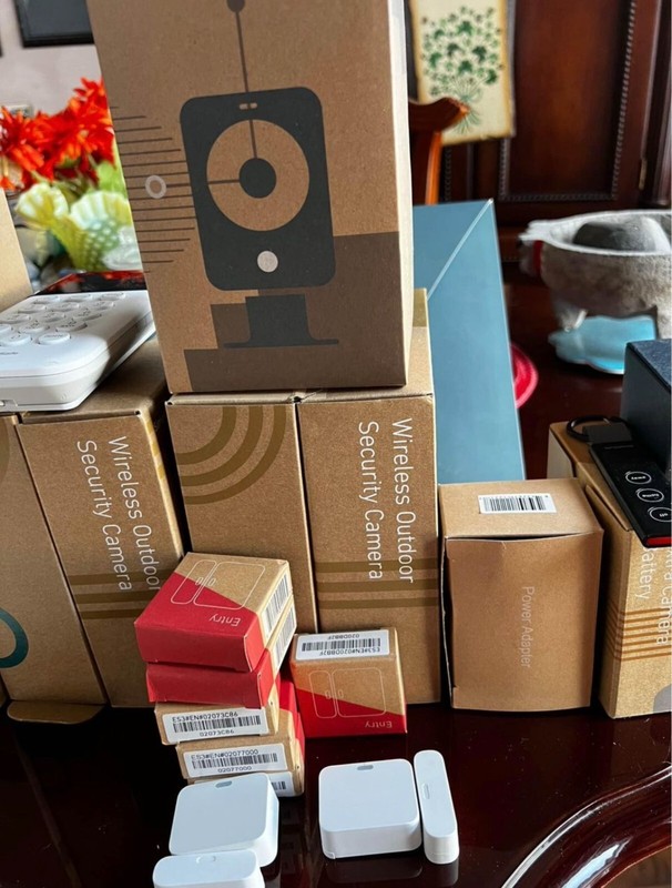 Complete Simplisafe Home Security System NEW & Used (read) gallery