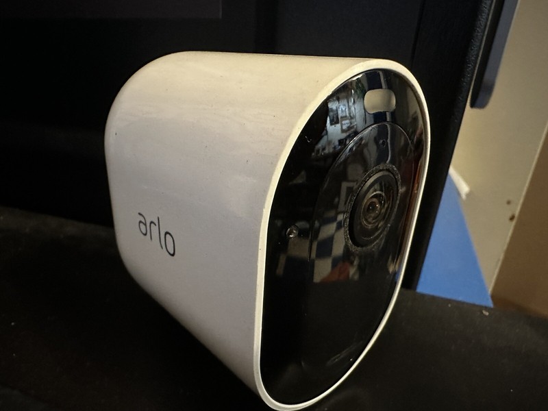 Arlo PRO 3 VMC4040P Wireless 2K Smart Security Camera For Parts