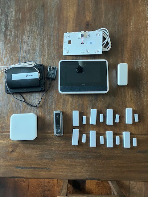 Vivint Smart Home Security System – Complete Bundle