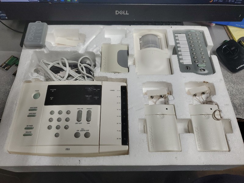Magnavox MX2500 Home Security System Wireless Expandable, OPEN BOX, FREE SHIP gallery