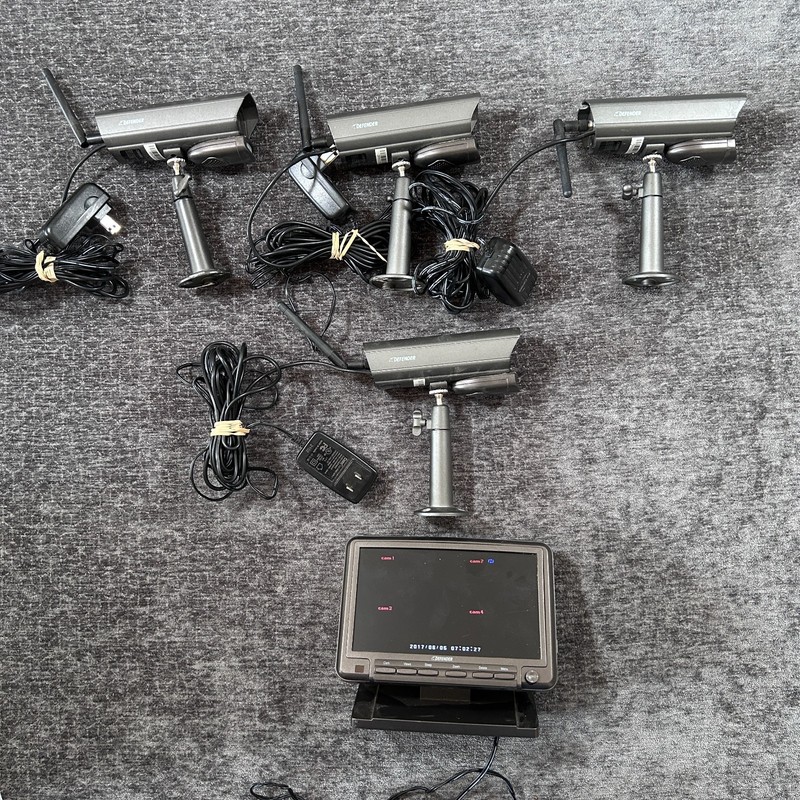 Defender PHOENIX Security System 1 Monitor (M2M) & 4 Cameras (M2C)