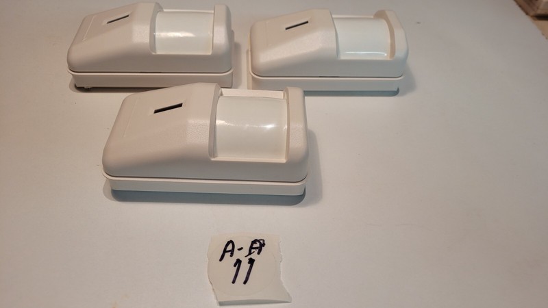 ADEMCO 5890PI PASSIVE 3 INFRA-RED DETECTORS/TRANSMITTERS WHITE PREOWNED gallery