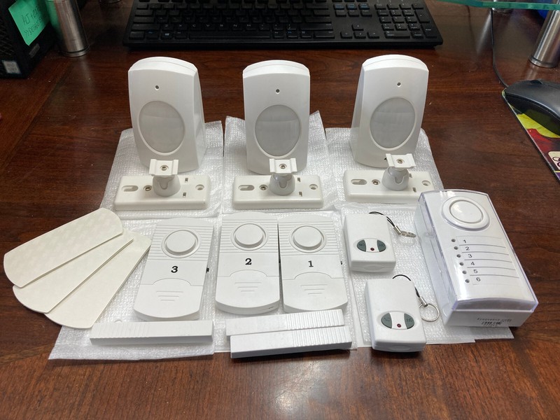 THREE ZONE WIRELESS ENTRY ALARM SYSTEM #SB-WA0506AB in WHITE NEW OPEN BOX (SS2)