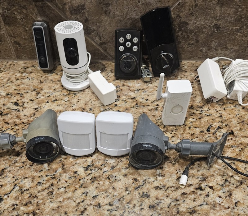 Vivint Smart Home Security System PRICE REDUCED gallery
