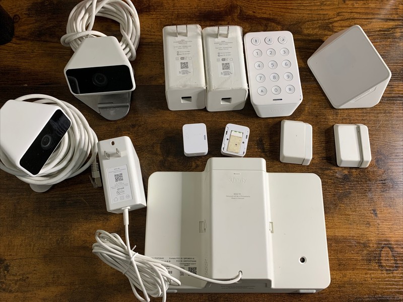 Xfinity Home Security System – Control Panel XH2-TC, Modem XB7-T, xCam 2 w/ XW4