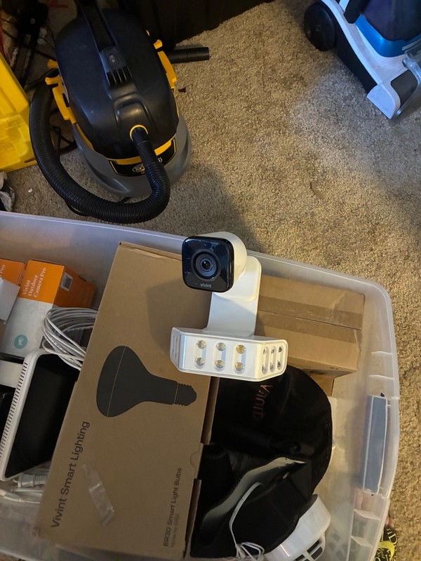 vivant spot light pro outdoor camera.