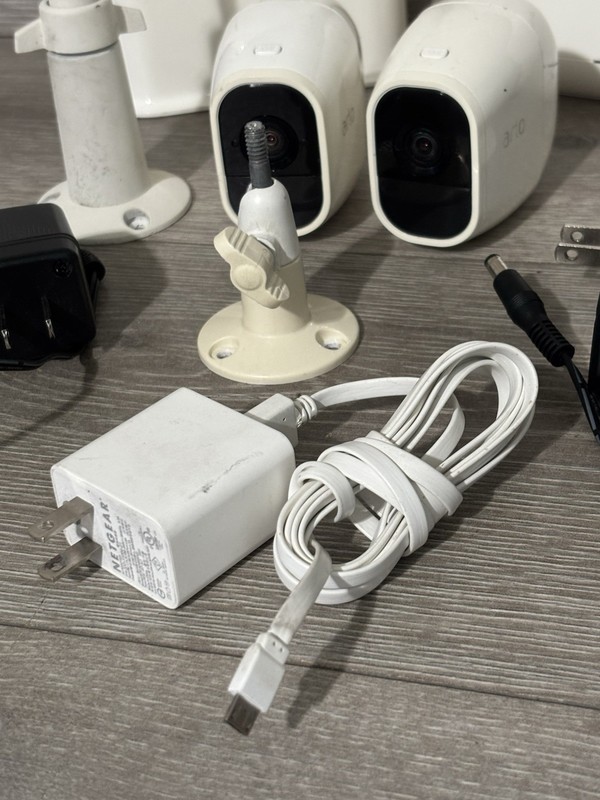 2x NETGEAR Arlo Base Stations VMB40000 VMB4540 and 2 VMC4030P Cameras - AS-IS gallery