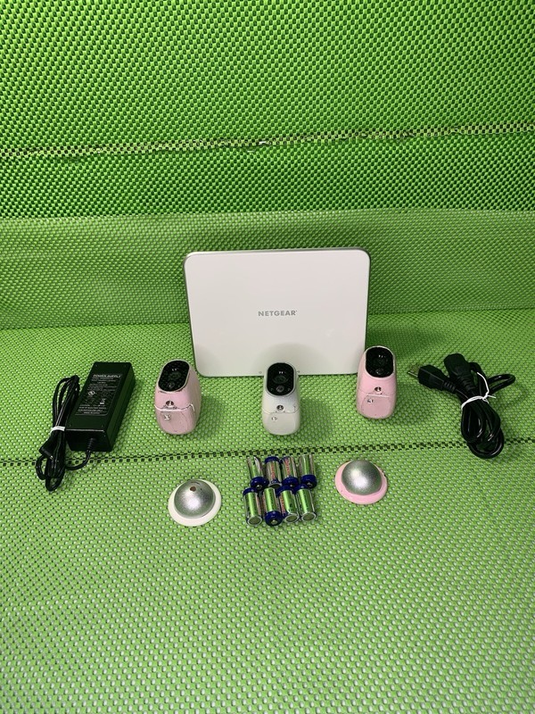 NETGEAR ARLO Base Station Wireless Wi-Fi VMB3000 Hub AND 3 VMC3030 Cameras