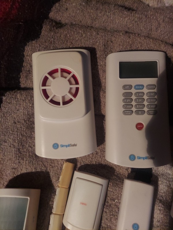 SimpliSafe Home Security System Ton Of Parts gallery